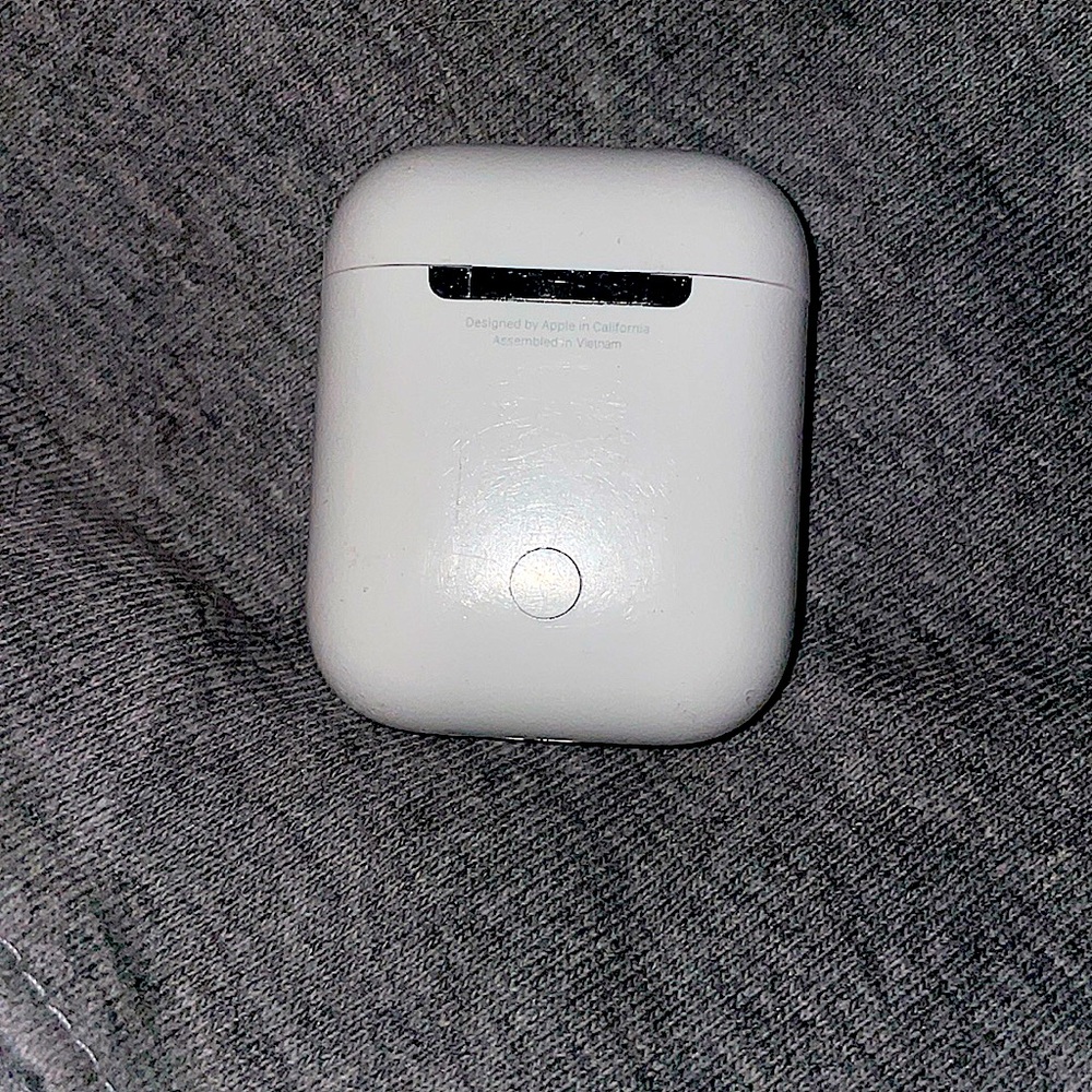 Apple airpod 1st generation charging case